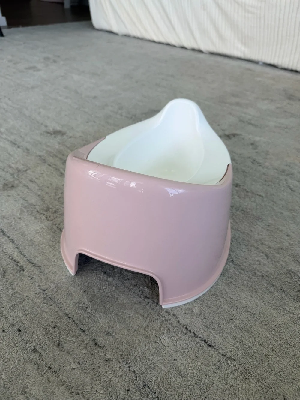 BabyBjorn Toddler Potty Chair in pink/white - inner potty -backrest&armrest- NEW